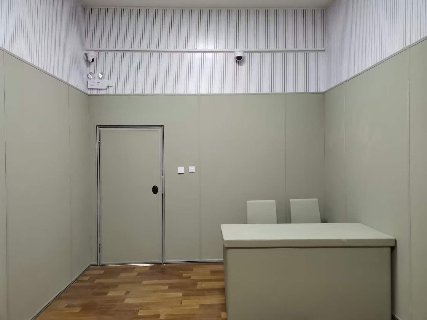 留置室防撞軟包墻面處理方案